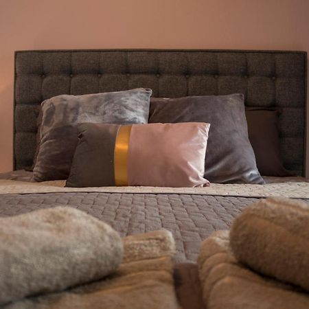Silene Luxury Apartment Néa Péramos Kültér fotó