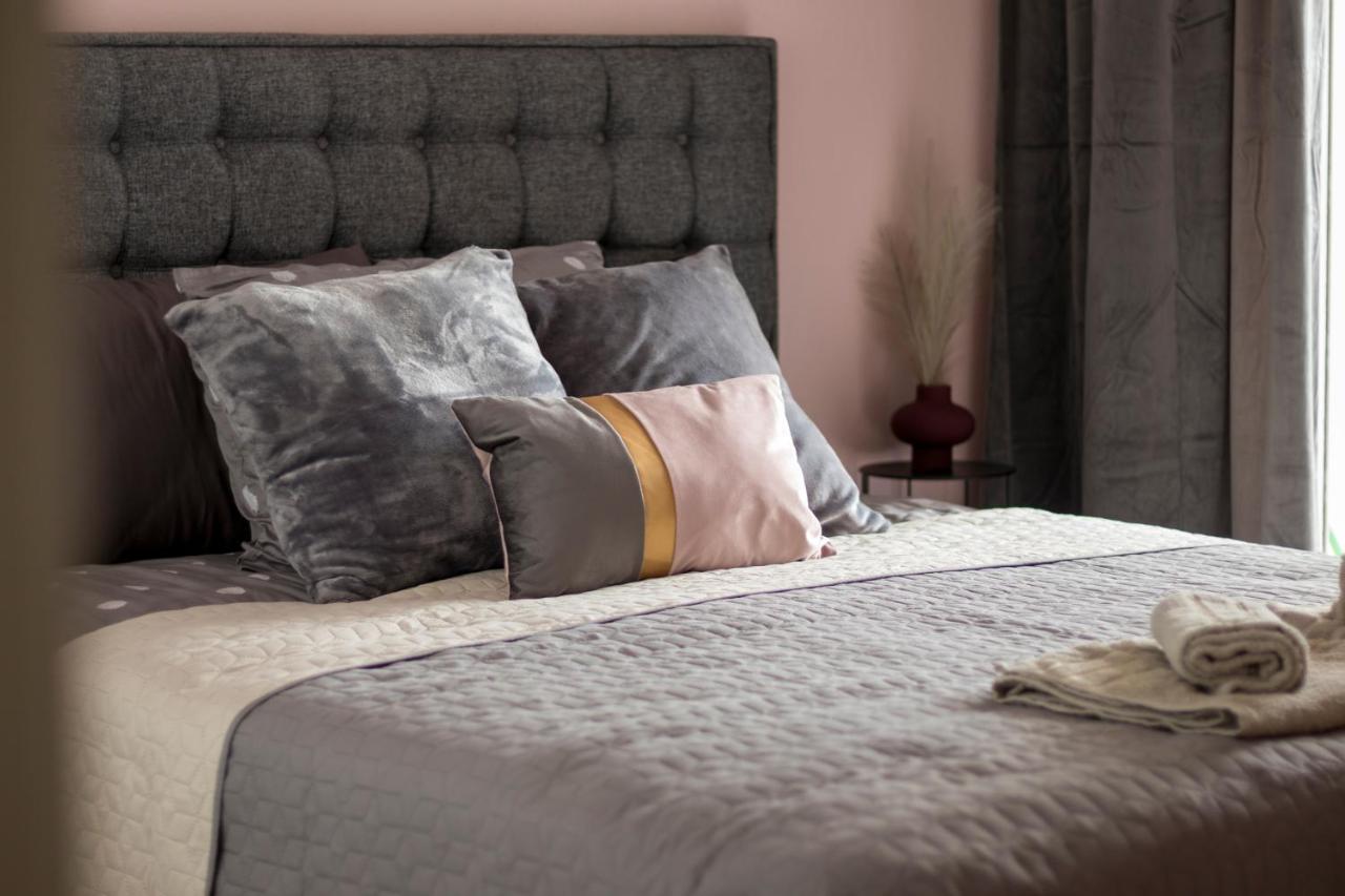 Silene Luxury Apartment Néa Péramos Kültér fotó