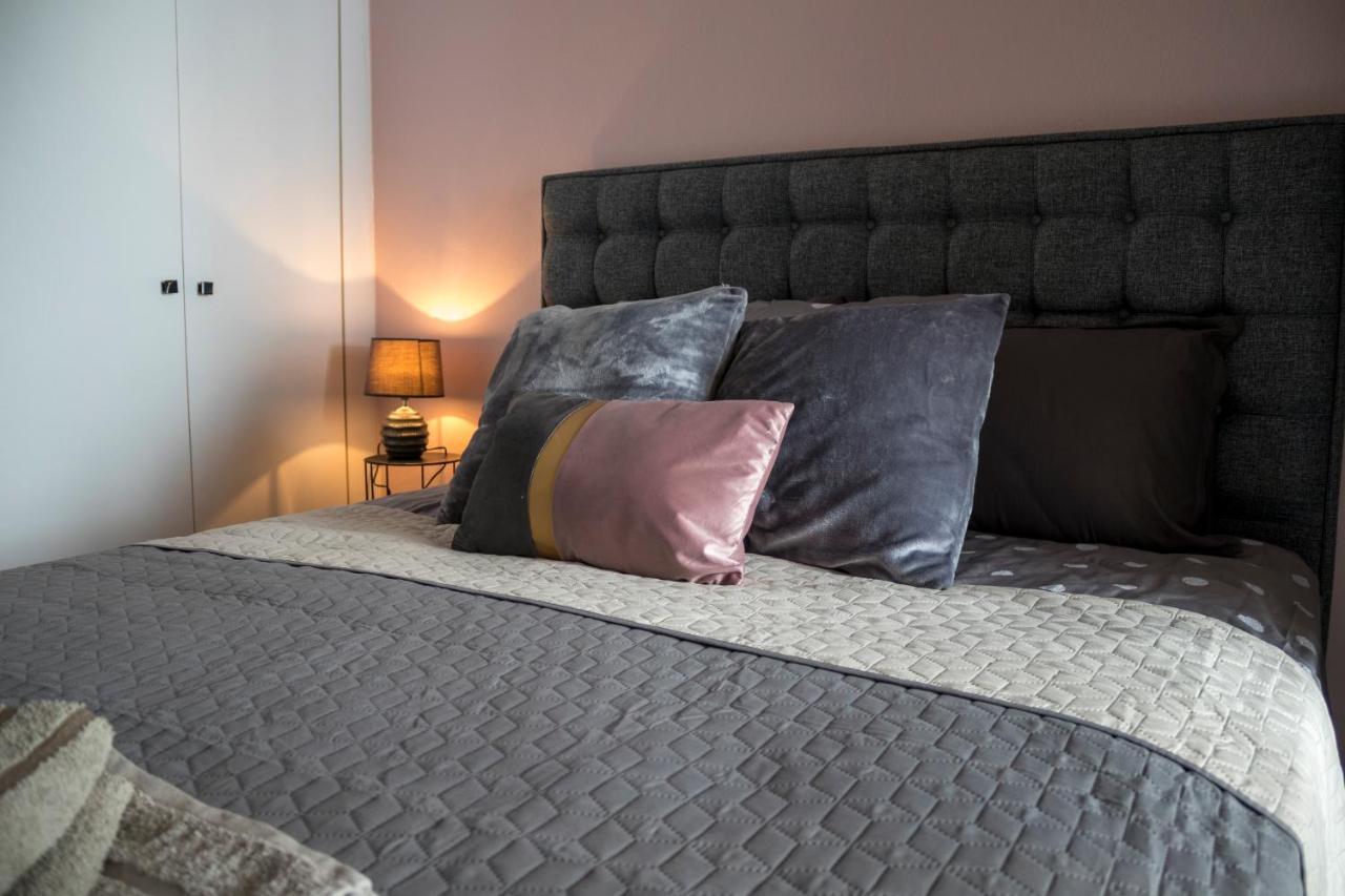 Silene Luxury Apartment Néa Péramos Kültér fotó