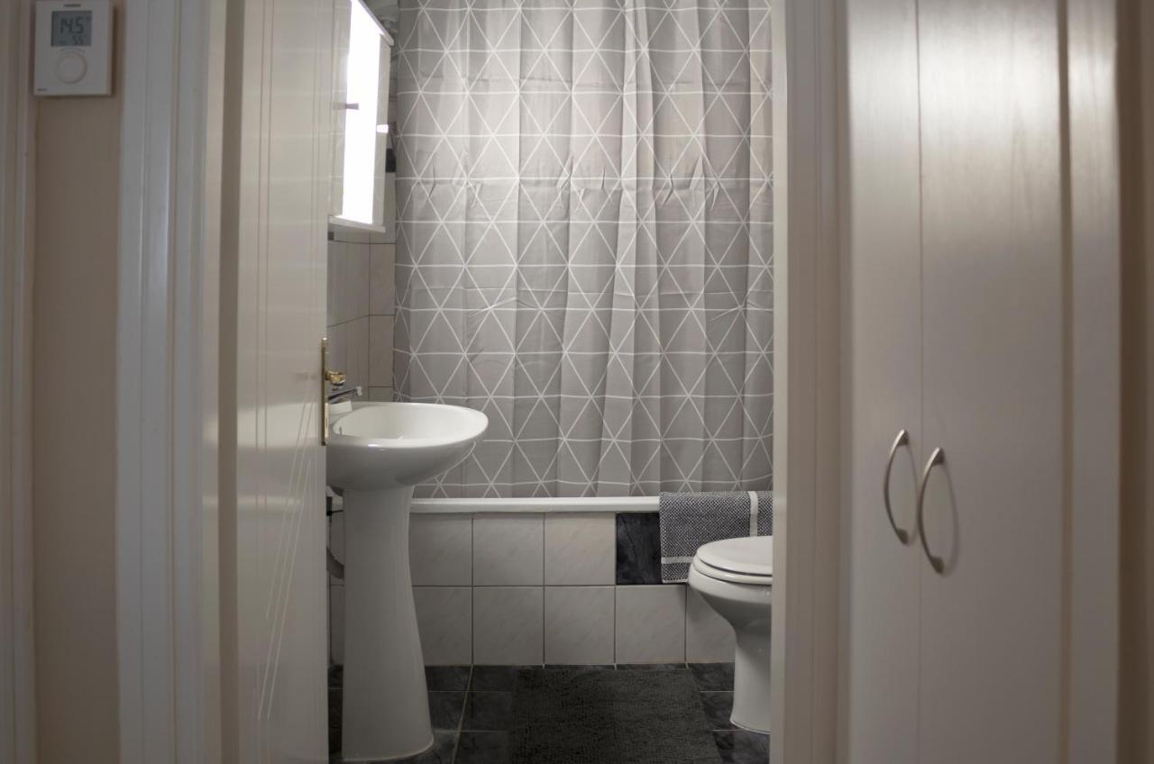 Silene Luxury Apartment Néa Péramos Kültér fotó