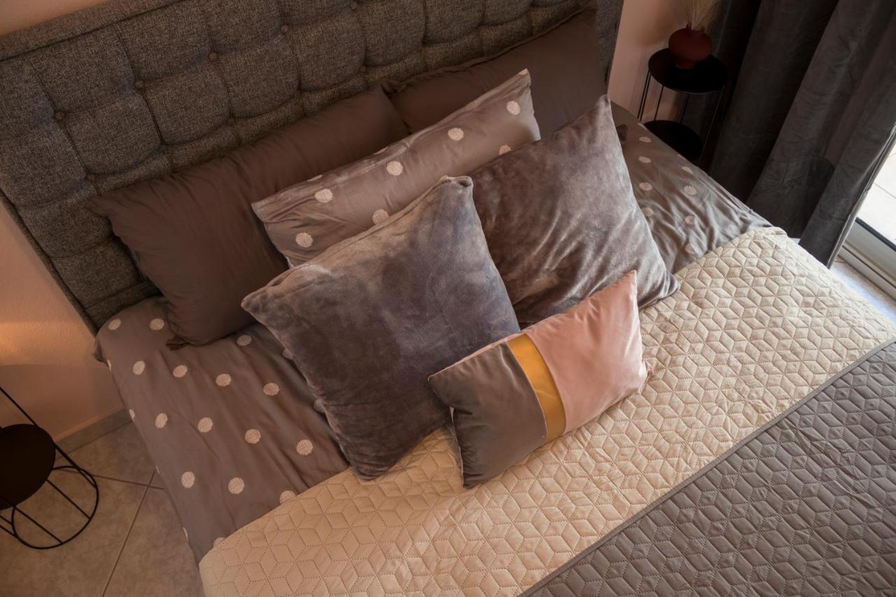 Silene Luxury Apartment Néa Péramos Kültér fotó